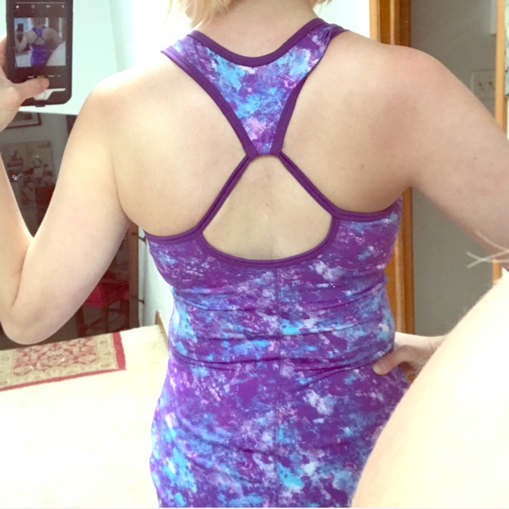 GAIAM Workout Top w/built in bra (xs)